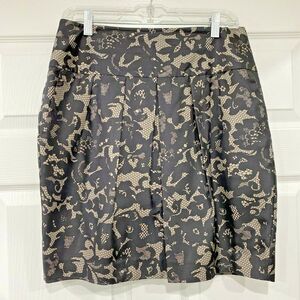 Banana Republic pure silk size 10 skirt pleated lacey black over taupe print